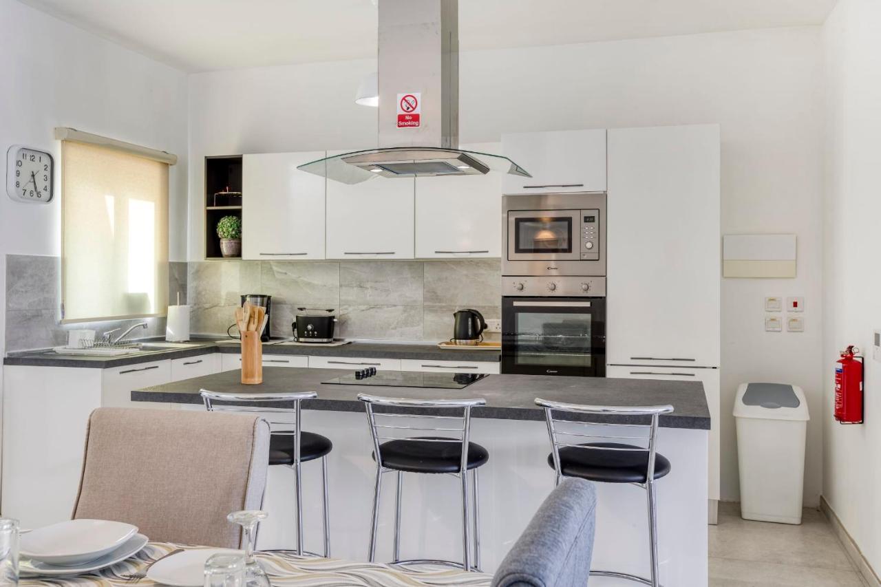 Gzira Penthouse - Hosted By Sweetstay Bagian luar foto