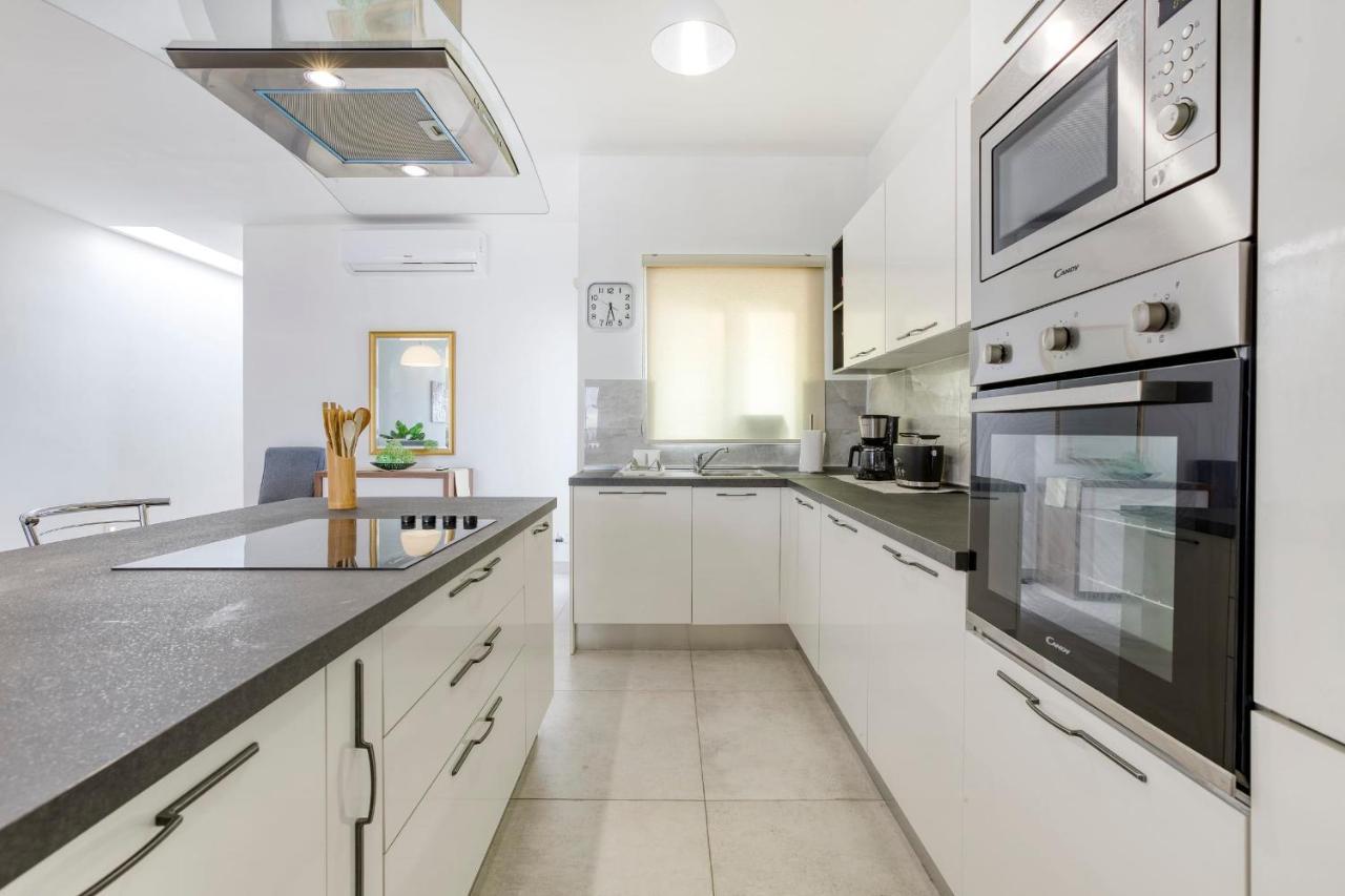 Gzira Penthouse - Hosted By Sweetstay Bagian luar foto