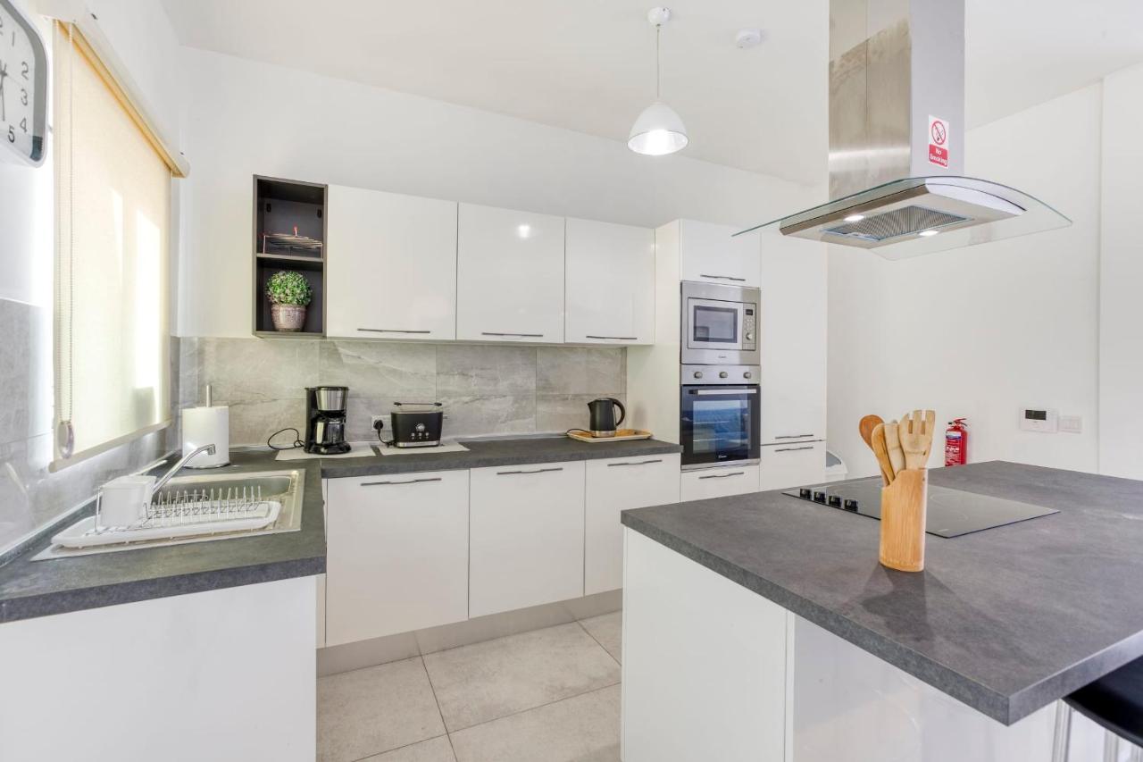 Gzira Penthouse - Hosted By Sweetstay Bagian luar foto