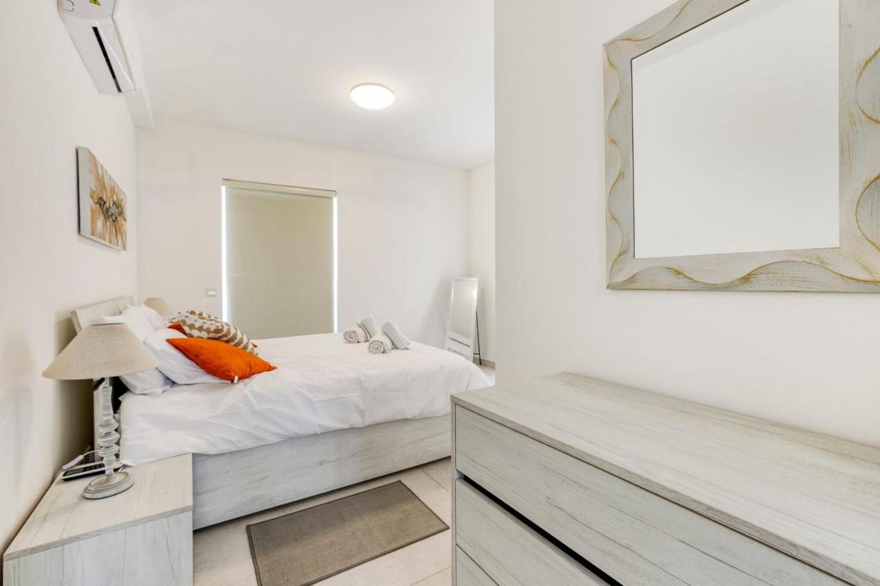 Gzira Penthouse - Hosted By Sweetstay Bagian luar foto